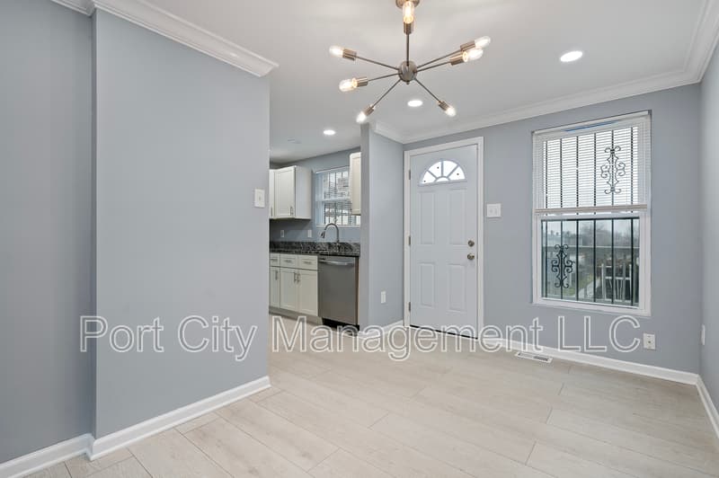 Baltimore Townhome: 1507 Retreat Street - 1