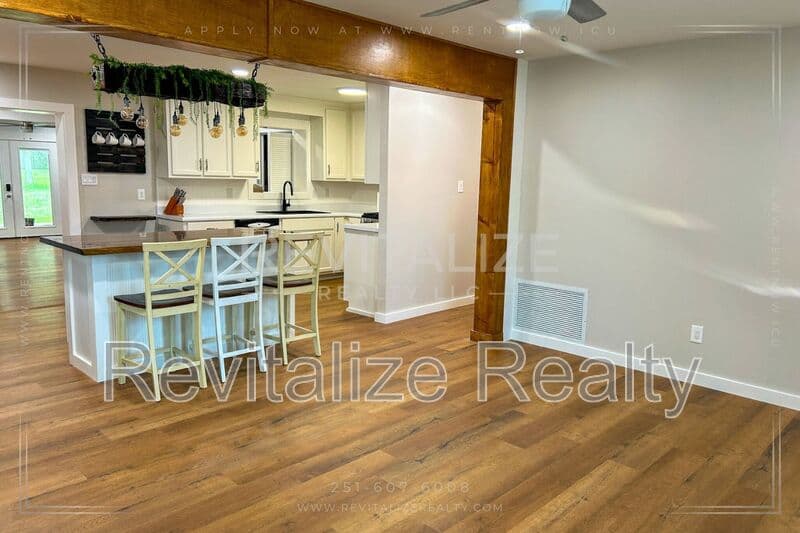 Mobile House: 1480 Repoll Rd