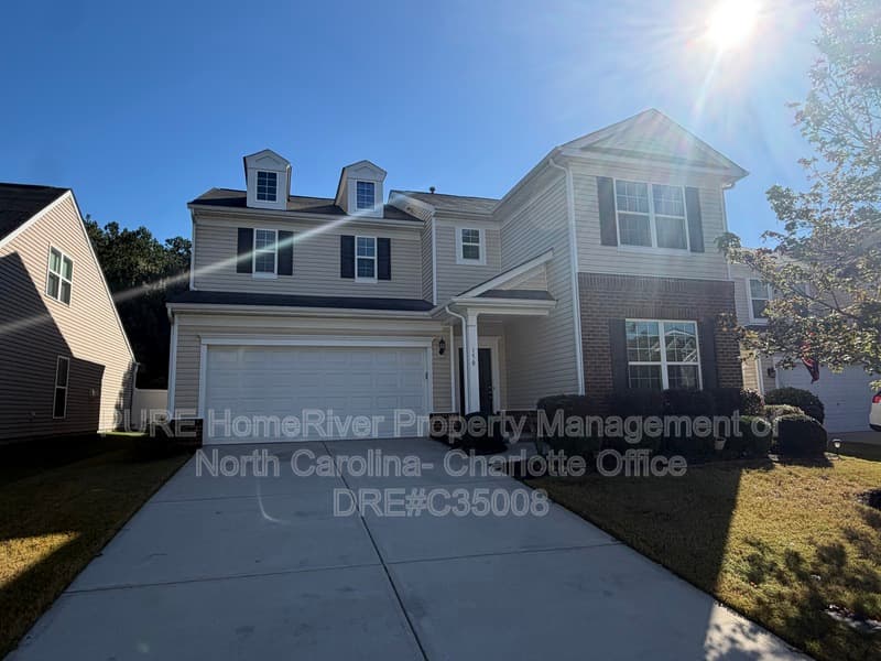 Mooresville House: 150 Farmers Folly Drive