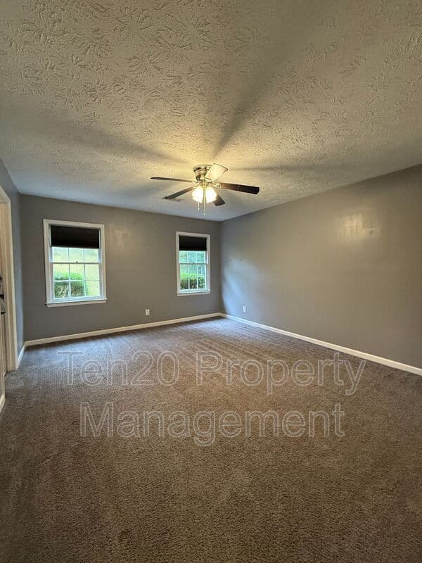 Columbus House: 6118 Abbey Drive