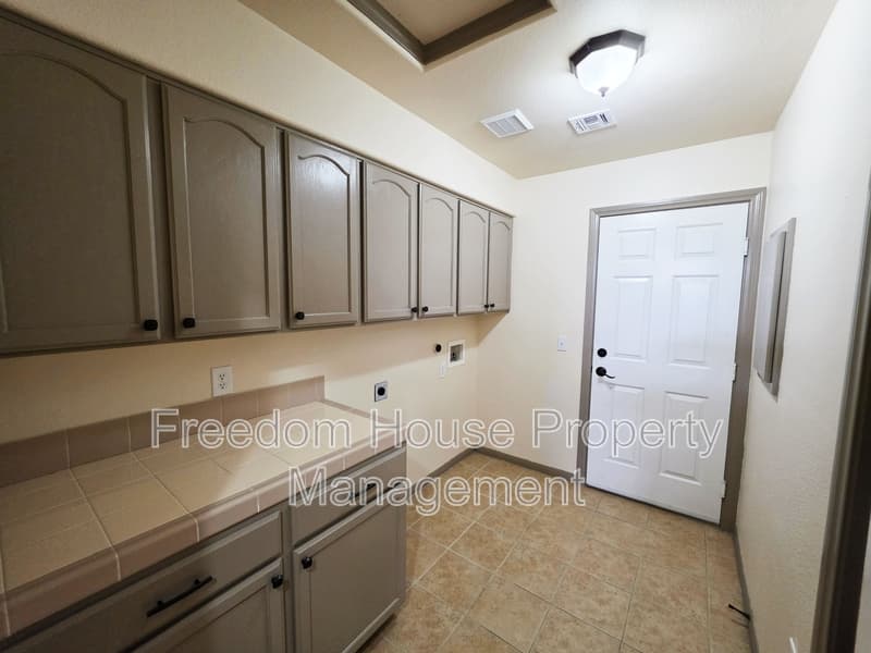 Pahrump House: 410 East Bellville Road