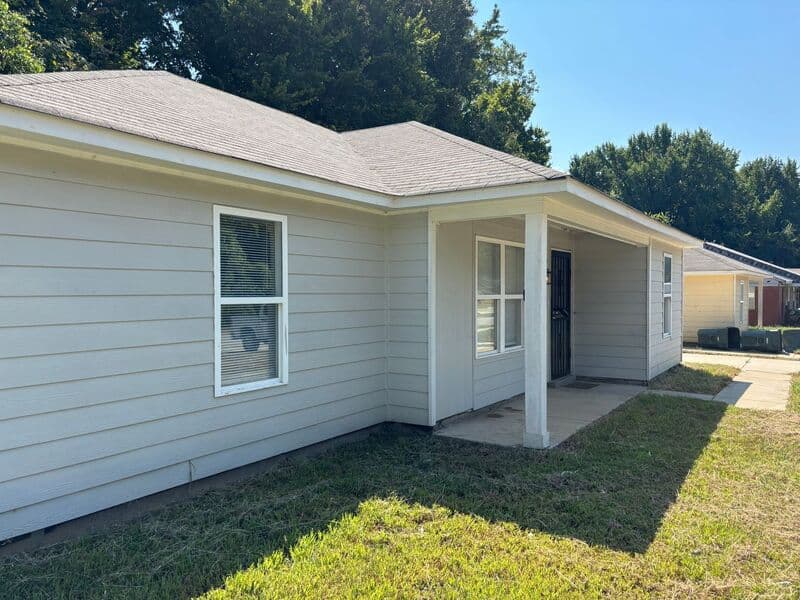 Memphis House: 3848 Ajanders Dr