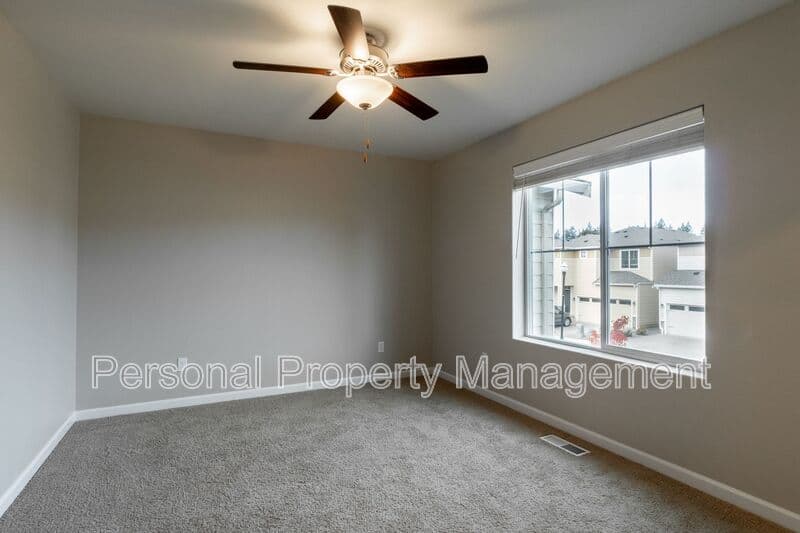 Vancouver Townhome: 15207 NE 72nd Way