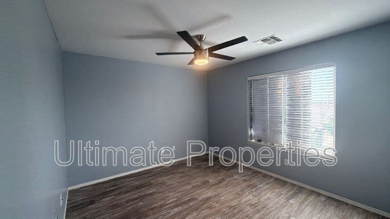 Avondale House: 3439 N 126th Dr