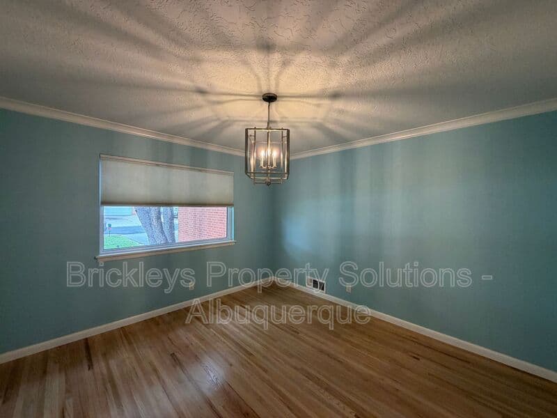 Albuquerque House: 2808 Charleston St NE