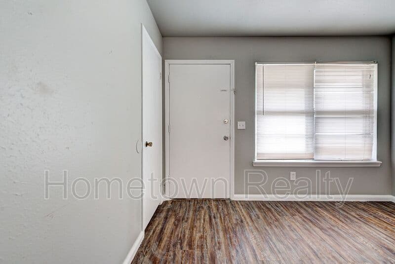 Midwest City House: 1308 McDonald Drive