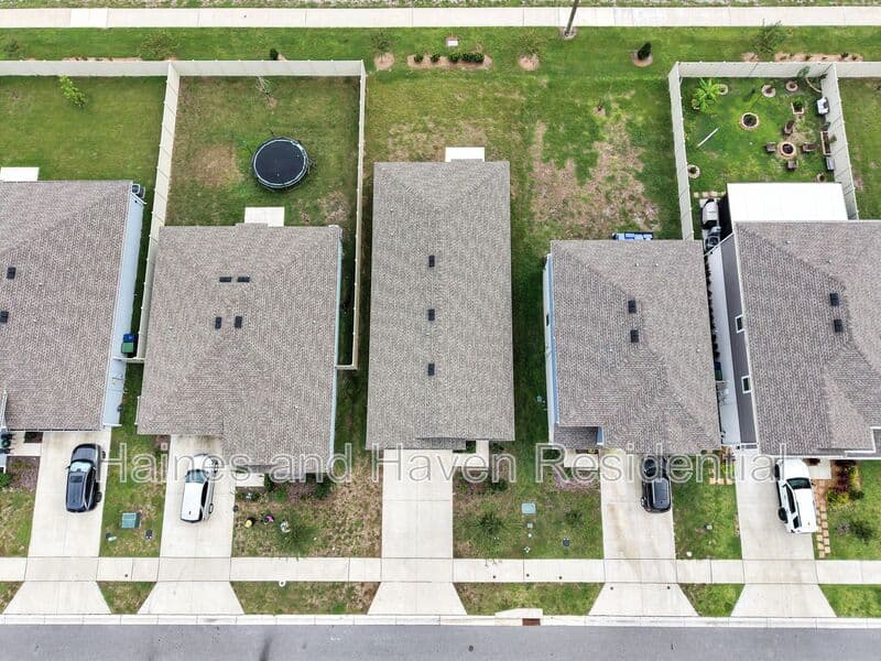 Winter Haven House: 1688 Teagan Ln