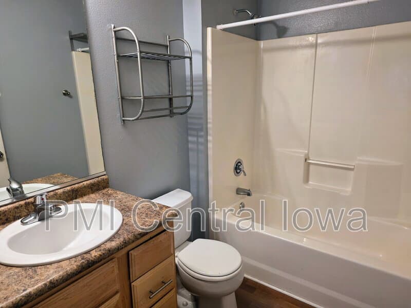 Johnston Townhome: 5570 Boston Ct