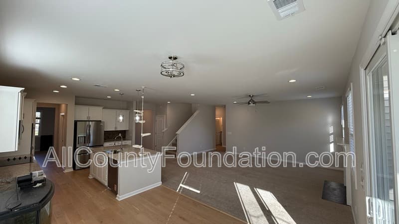 Summerville House: 2512 Hummingbird Lane