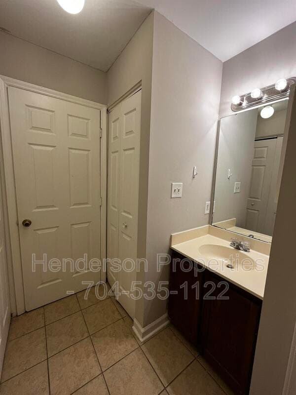 Charlotte Condo: 8071 Cedar Glen Dr