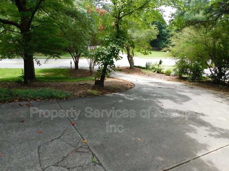 Marietta House: 626 Indian Hills Pkwy