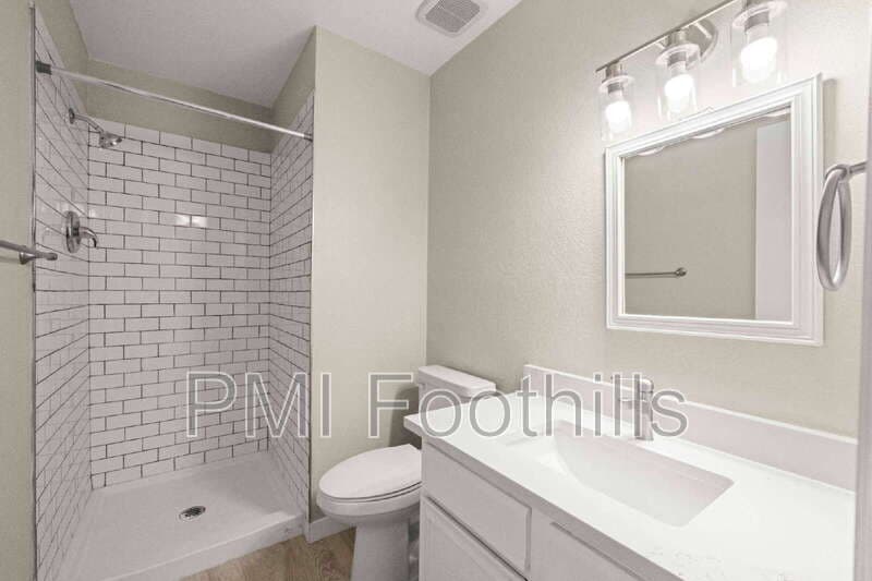 Golden Townhome: 206 South Holman Way