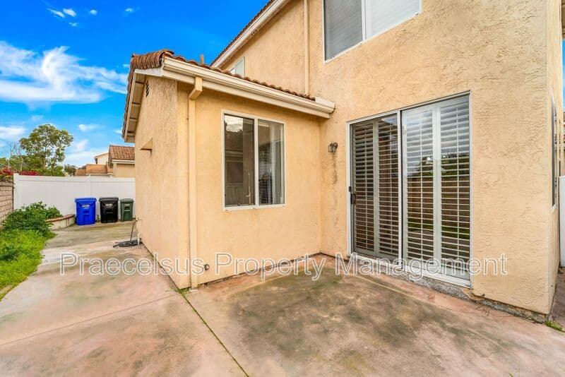 San Diego House: 8265 Gold Coast