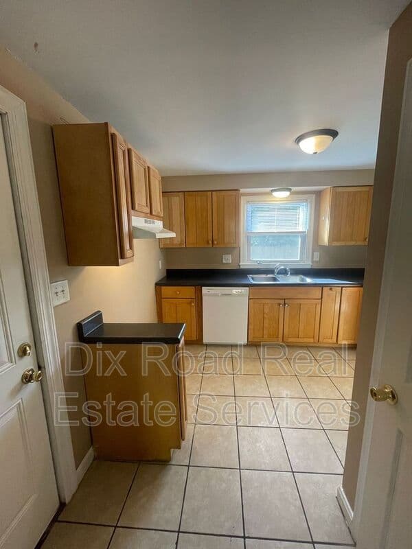 Hamilton House: 1415 Park Avenue