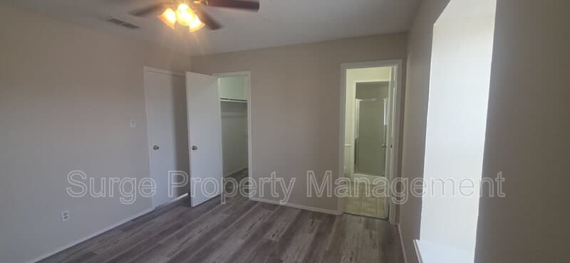 Benbrook Condo: 237 Vista Way