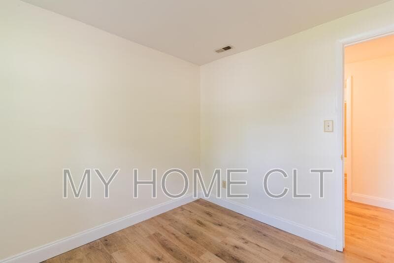 Charlotte House: 7821 Cloughy Circle