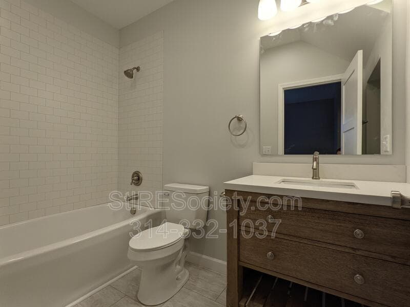 St. Louis Condo: 2206 Blendon Pl.