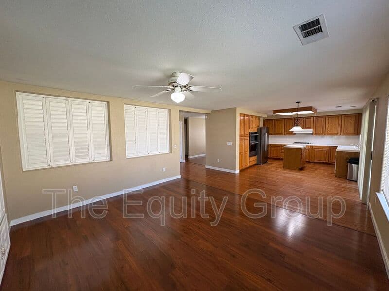Visalia House: 5730 West Monte Verde Ct