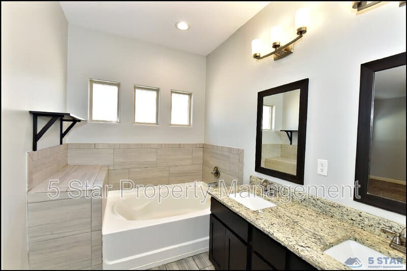 El Paso House: 14972 Louis Baudoin !!