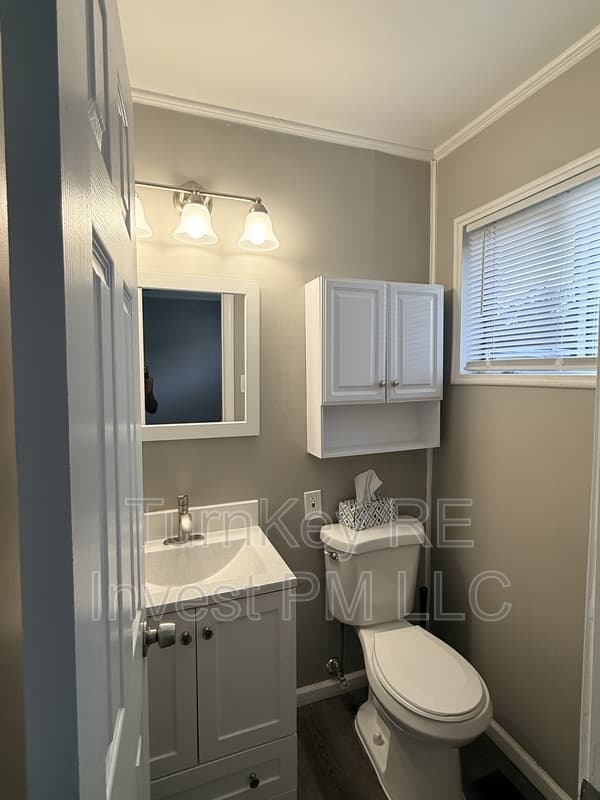 Park Forest House: 471 Tomahawk Street