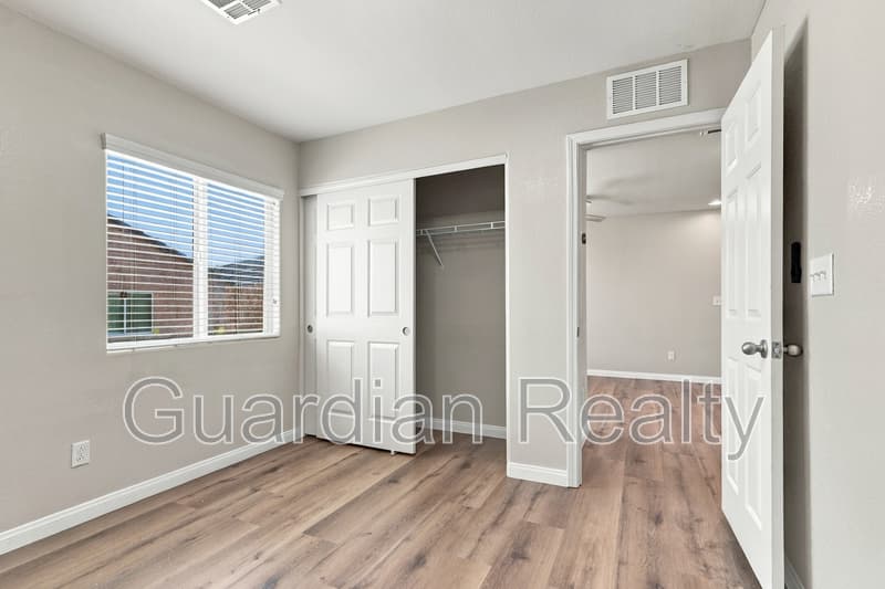 Las Vegas House: 5582 Grinding Rock Way