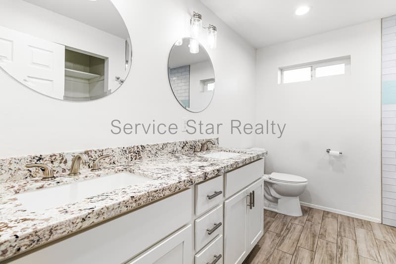 Chandler House: 1113 W Oakland St