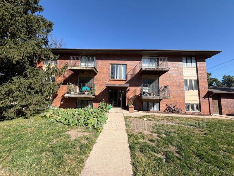 Seward Condo: 440 Moffitt Street