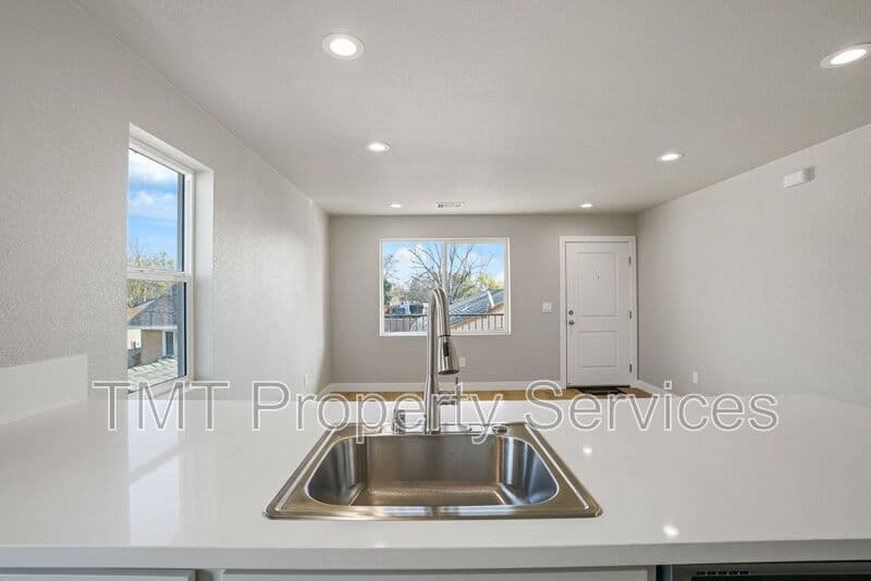 Sacramento House: 4190 35th Street