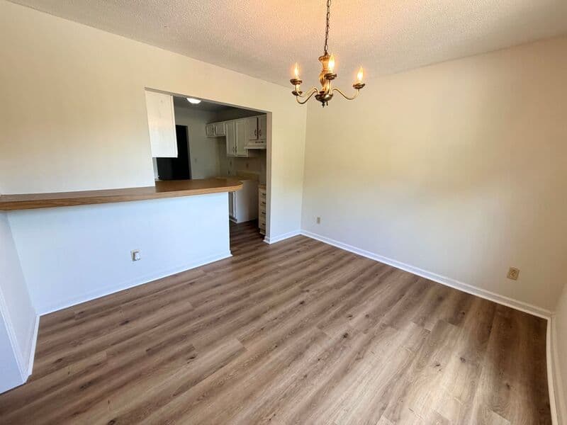 Birmingham House: 6405 Crest Green Road