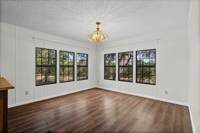 Austin House: 13501 Nutty Brown Road