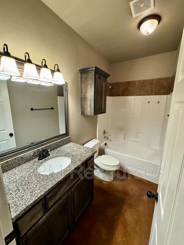 El Reno Condo: 1826 Cypress Lane