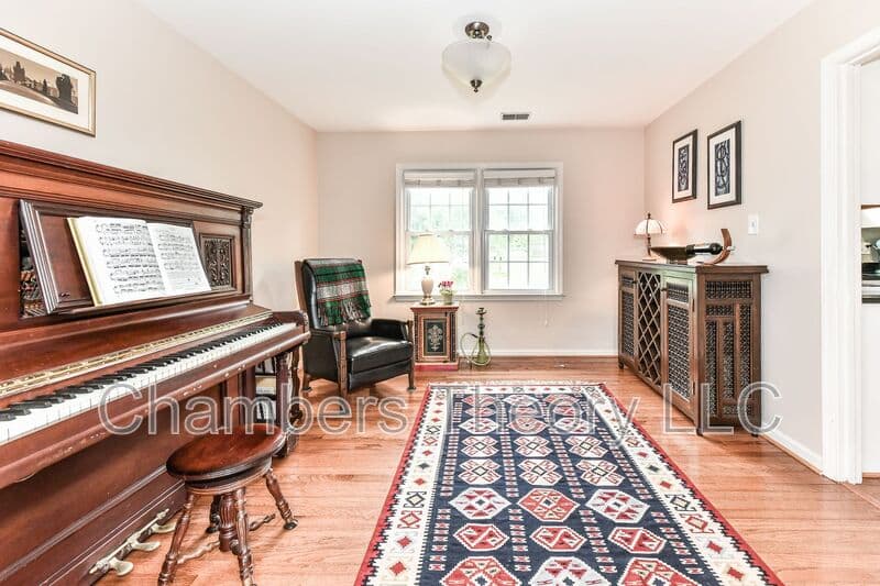 Herndon House: 1350 Shallow Ford Rd