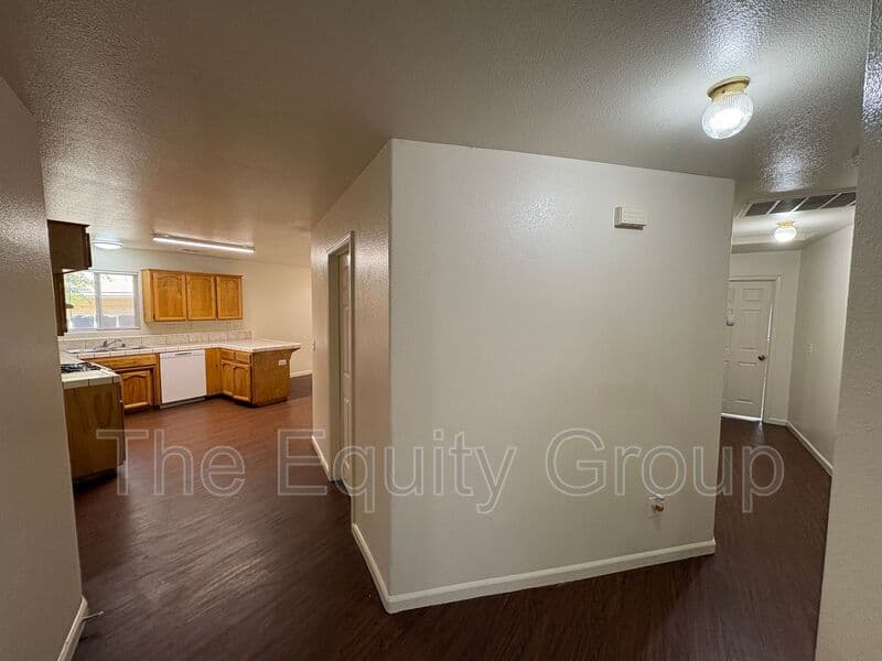 Visalia House: 1747 West Connelly Ave