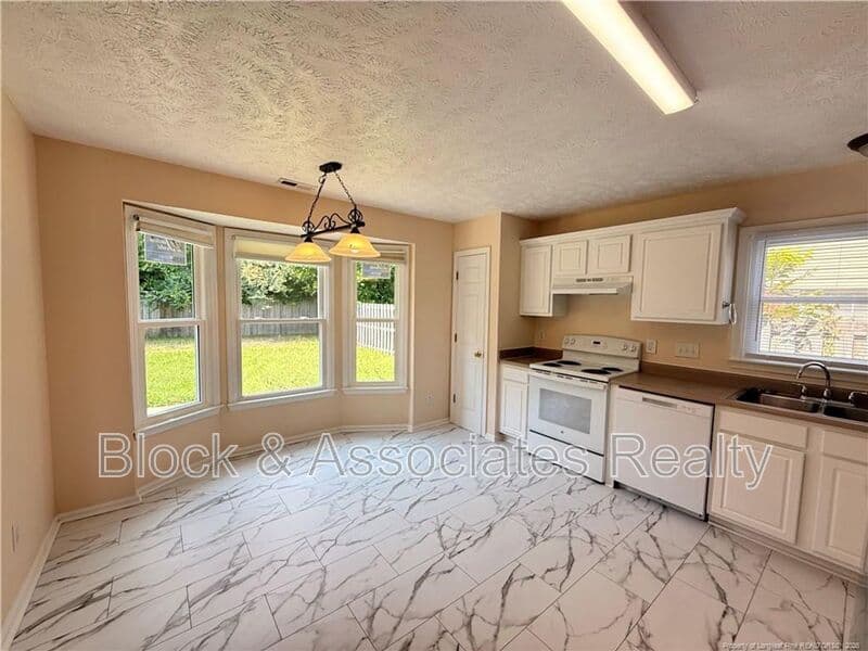 Fayetteville House: 7229 Tollhouse Drive