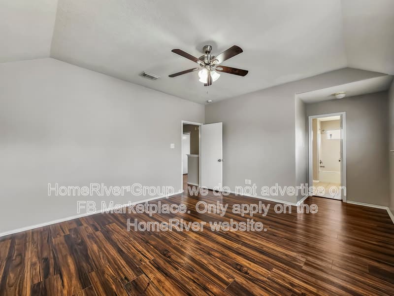 Houston House: 14007 Marners Ct