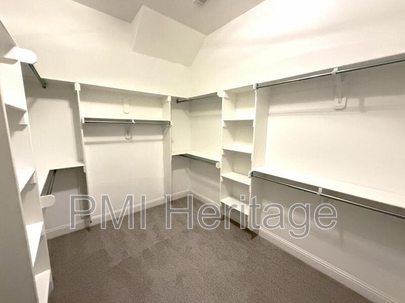 Bentonville House: 2700 Southwest Nottingham Avenue