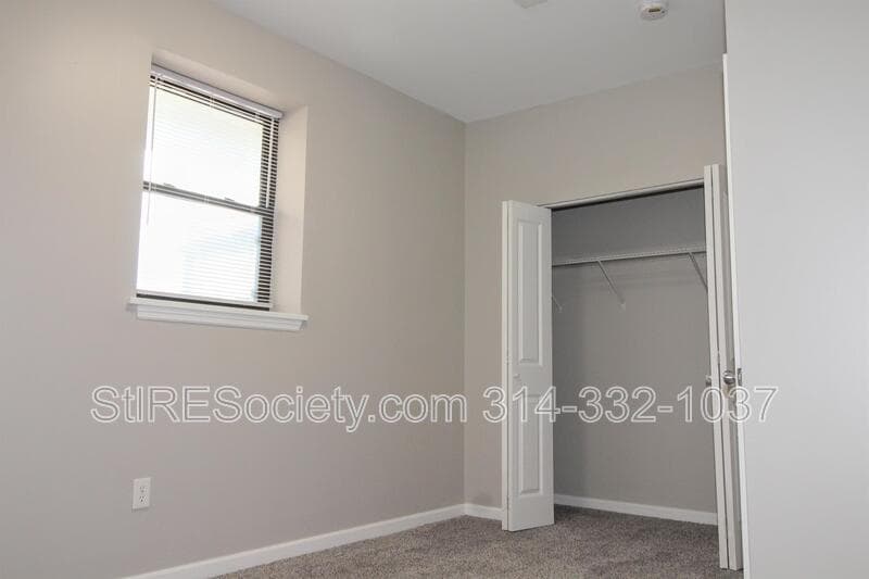 St. Louis Condo: 7615 S. Broadway #2F