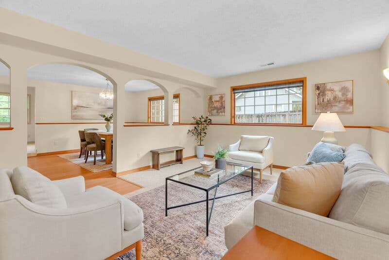 Portland House: 9255 Southwest Boones Ferry Road
