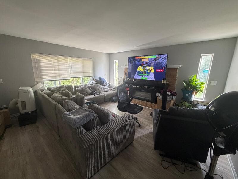Detroit House: 19960 Mendota Street