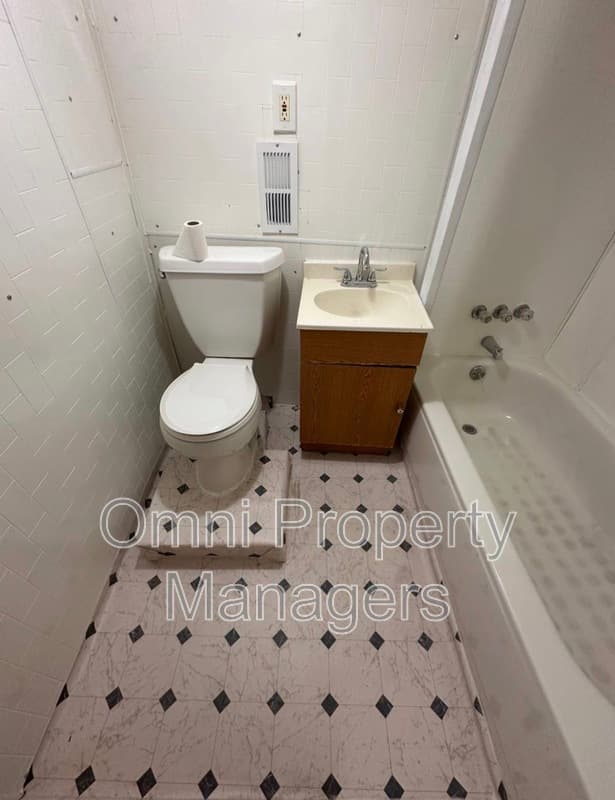 Hamtramck Condo: 3894 Evaline