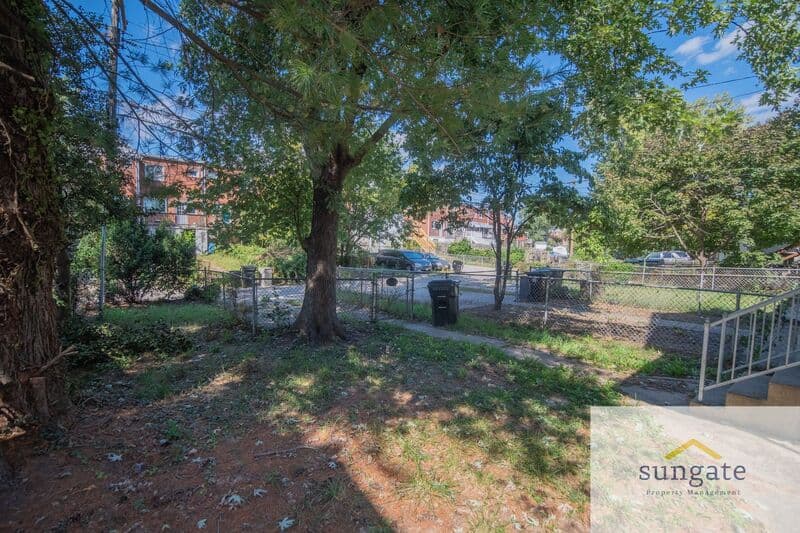Baltimore Townhome: 1328 Deanwood Rd