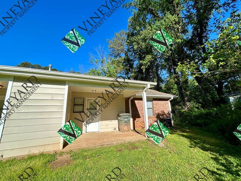 Marietta Condo: 166 Kimberly Way SW