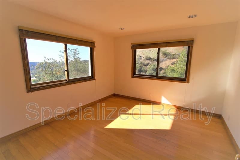 La Canada Flintridge House: 3694 Berwick Drive