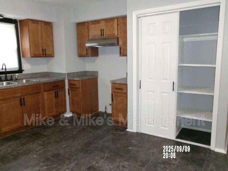 Milwaukee Condo: 6400 North 73rd Street