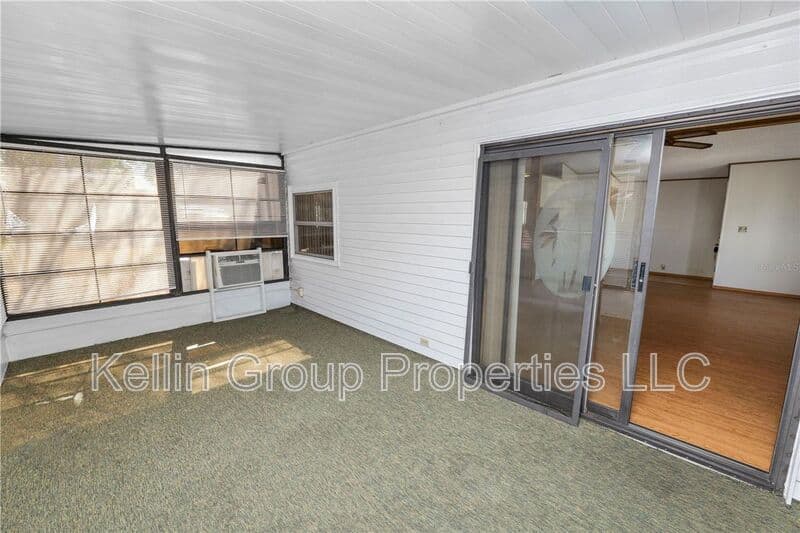 Lakeland House: 1706 Fox Hill Dr