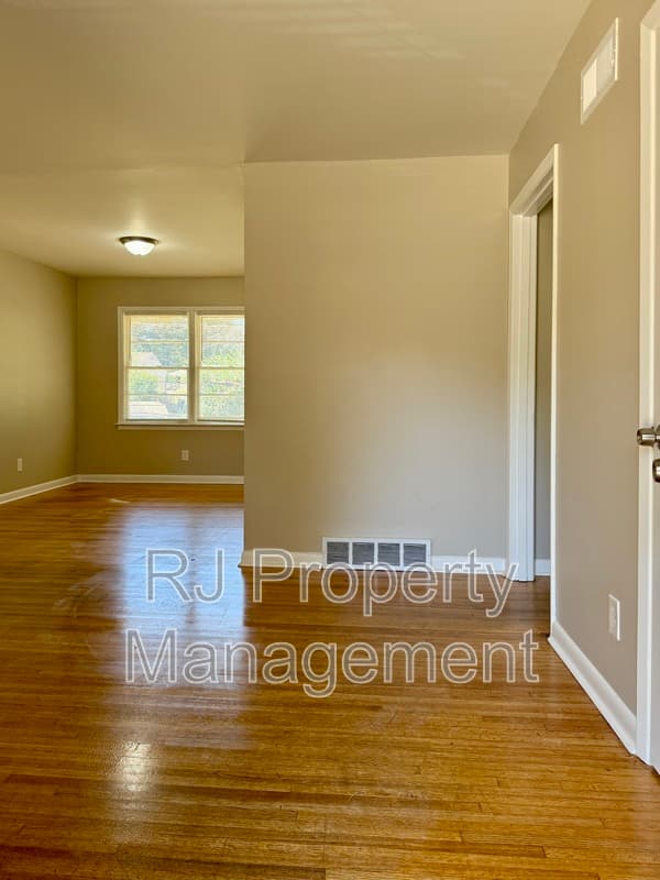 Memphis House: 3307 Frayser View Dr