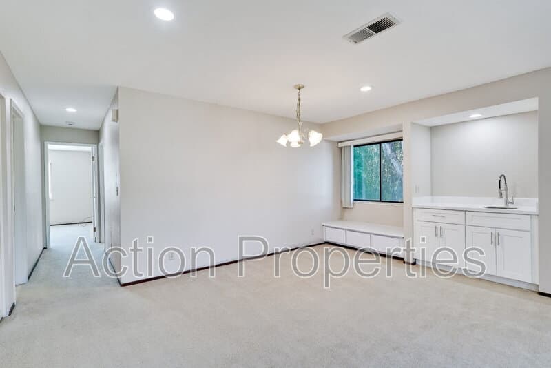 Sunnyvale Condo: 712 San Conrado Terrace