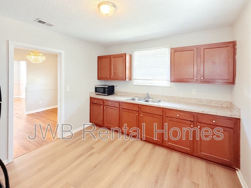 Jacksonville House: 2604 Lowell Ave
