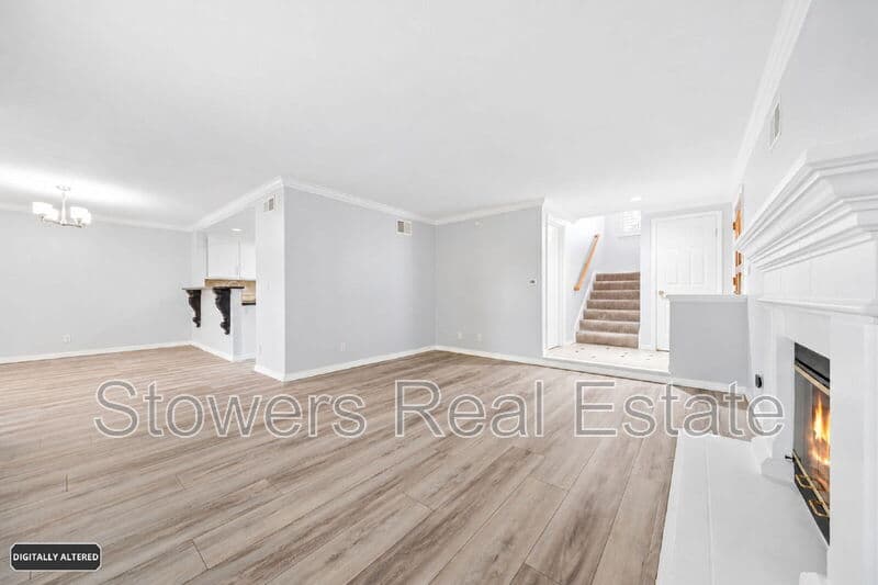 San Ramon Townhome: 613 S Blackbrush Ln