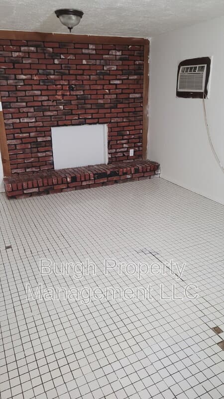 Charleroi Condo: 534 Fallowfield Avenue
